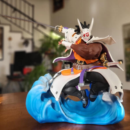 A real-life picture of a Nagoriyuki resin figure, processed, painted and assembled.